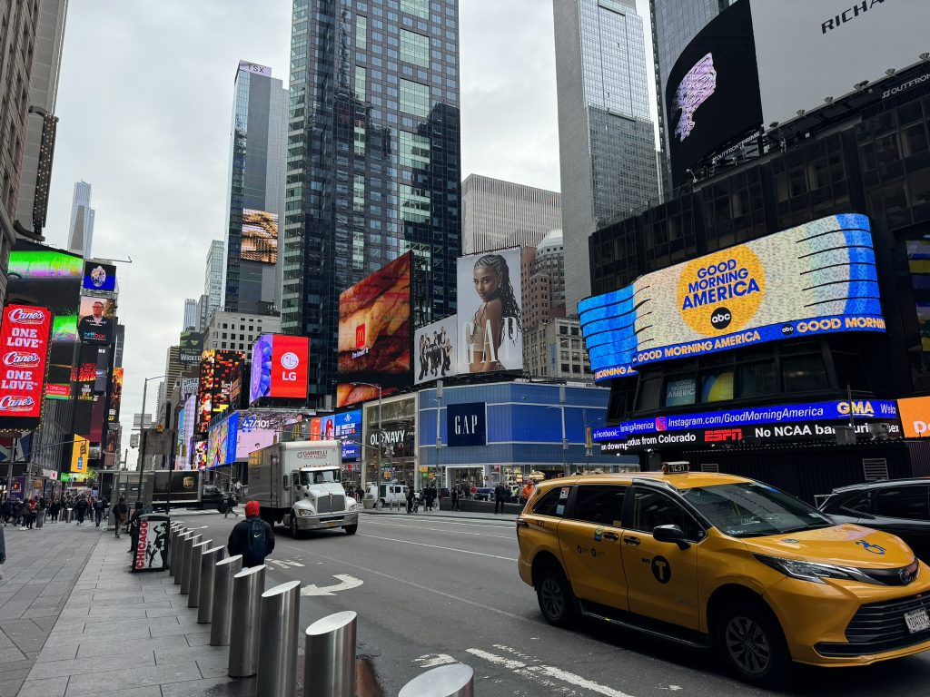New York Times Square. BolehMiles.
