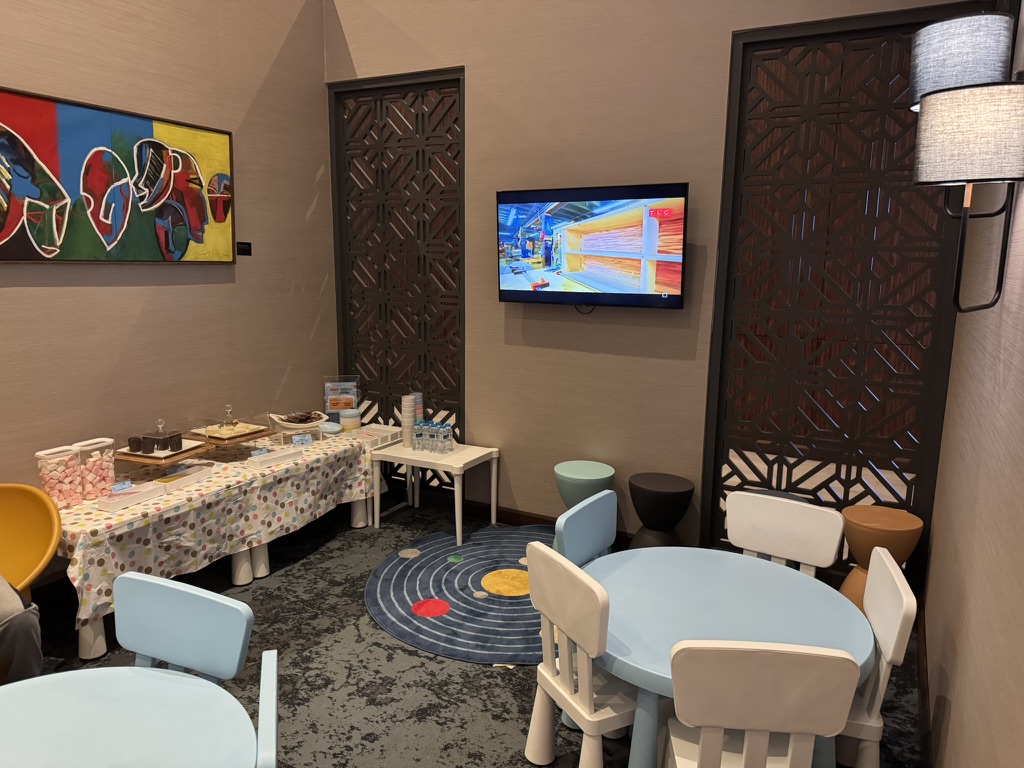 International Golden Lounge at Satellite KLIA T1. BolehMiles.