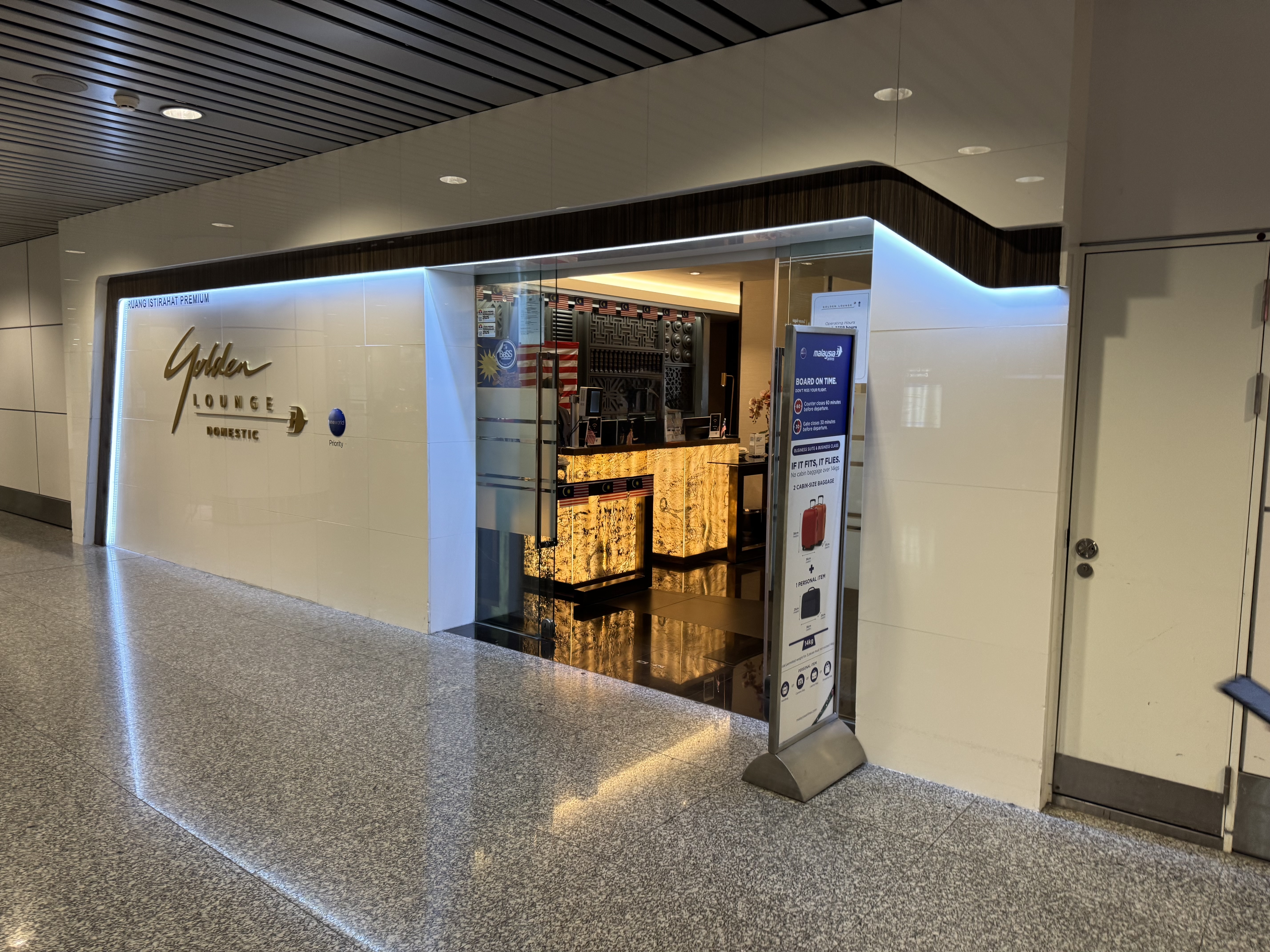 MAS Golden Lounge Domestic