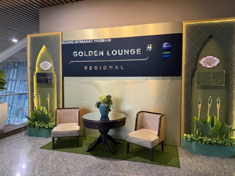 MAS Golden Lounge Regional